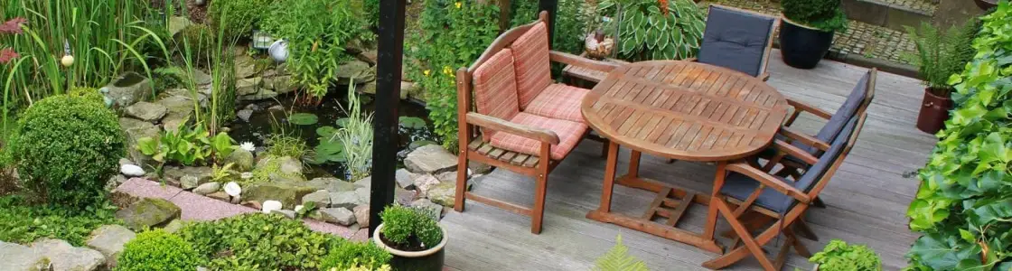 Gartenmöbel (Tisch und Stühle)