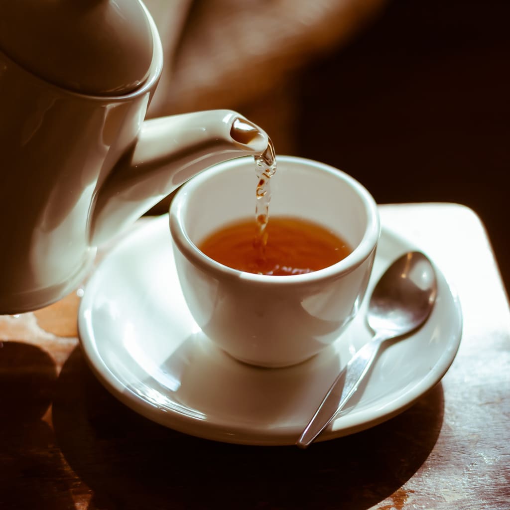 Eine Tasse Tee als Symbol für gefühlvolle Genesungswünsche