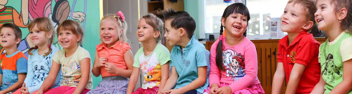 Kinder im Kindergarten